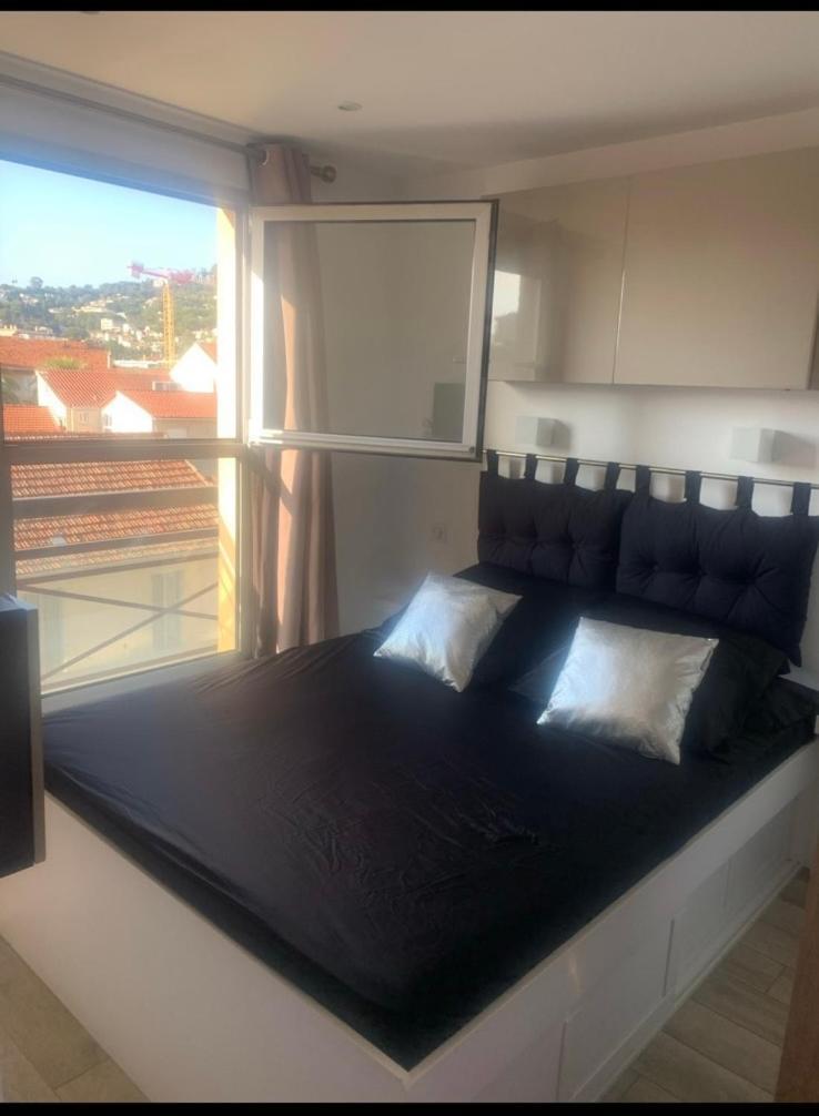 Jolie Studio En Plein Centre De Cannes La Bocca Exterior photo